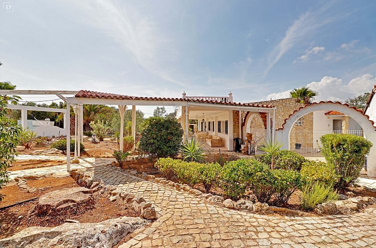 Vrijstaande woning in Santa Bárbara de Nexe