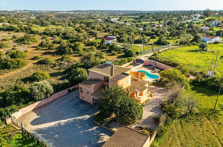 Vrijstaande woning in Alcantarilha E Pêra