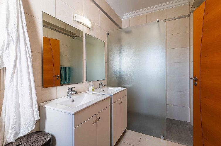 Vrijstaande woning in Estói