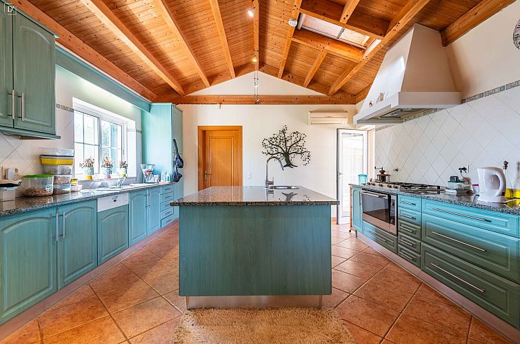Vrijstaande woning in Estói