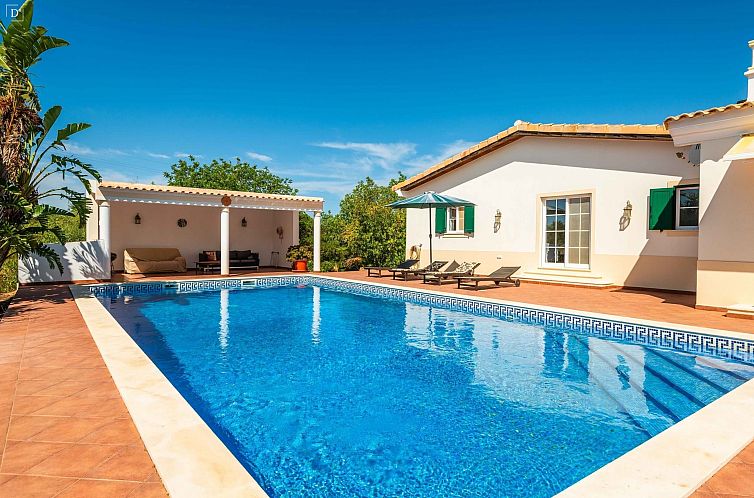 Vrijstaande woning in Estói