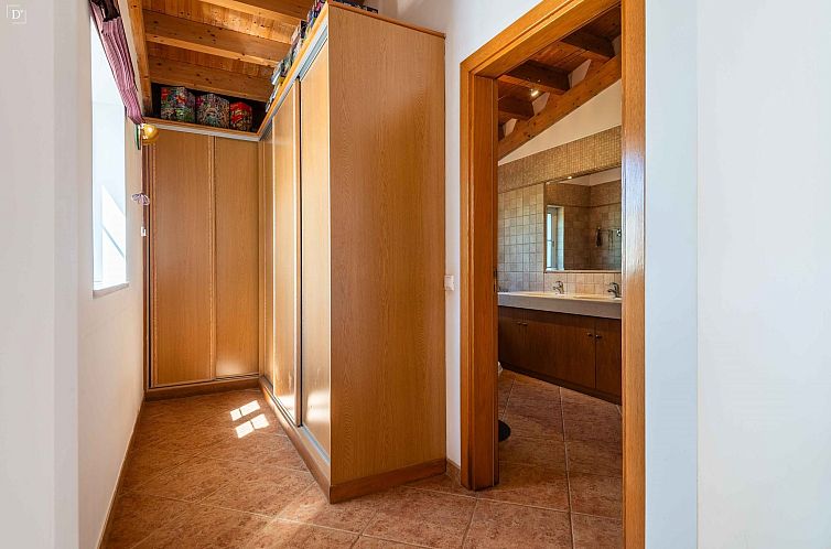 Vrijstaande woning in Estói