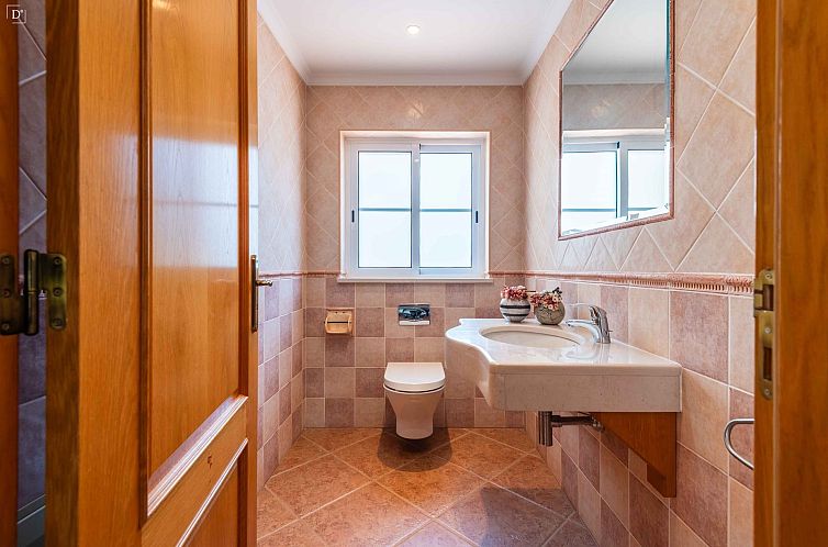 Vrijstaande woning in Estói