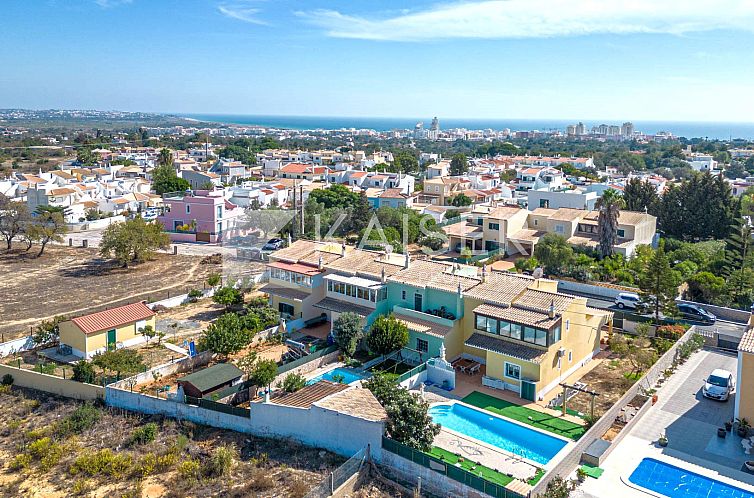 Geschakelde woning in Armação de Pêra