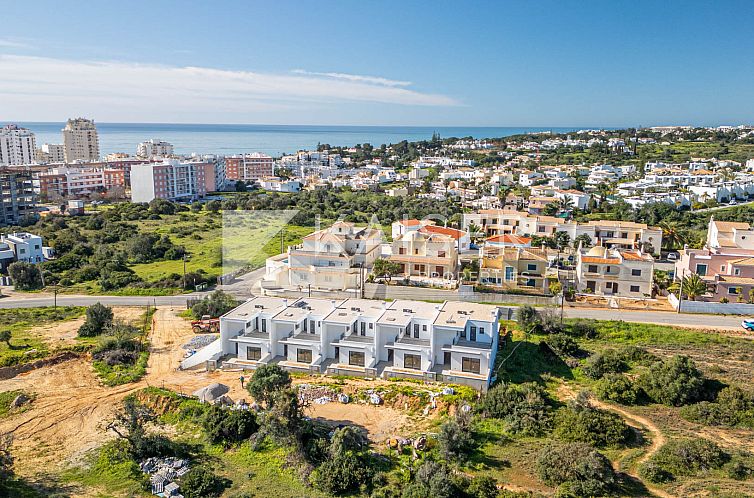 Guest house 12754445 - Holiday property Algarve - Geschakelde woning in Armação de Pêra