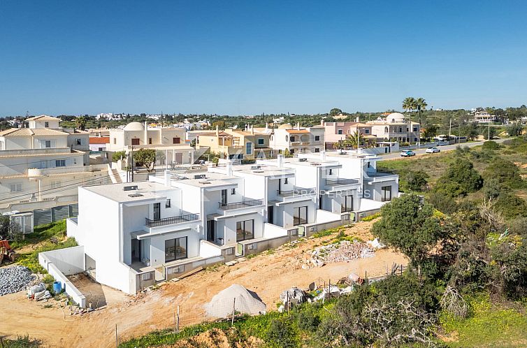 Geschakelde woning in Armação de Pêra