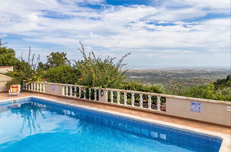 Vrijstaande woning in Estói