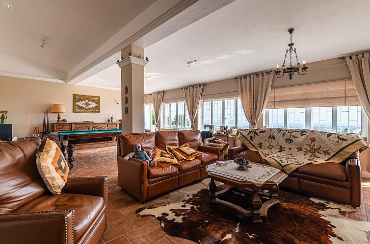 Vrijstaande woning in Estói