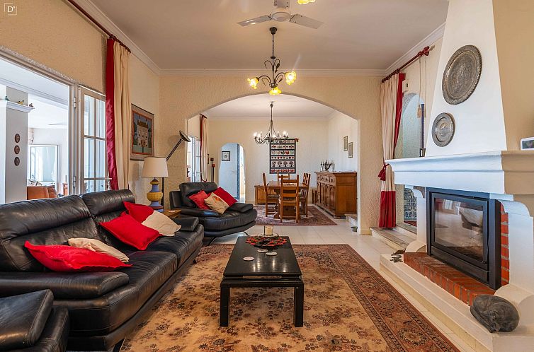 Vrijstaande woning in Estói