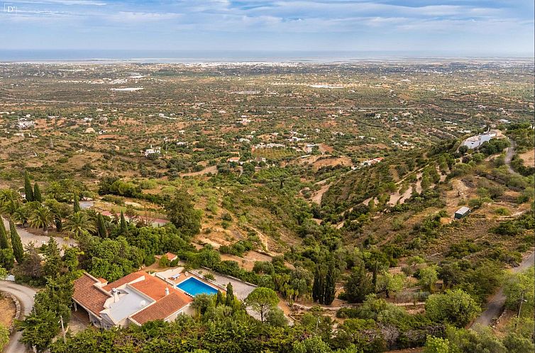 Vrijstaande woning in Estói