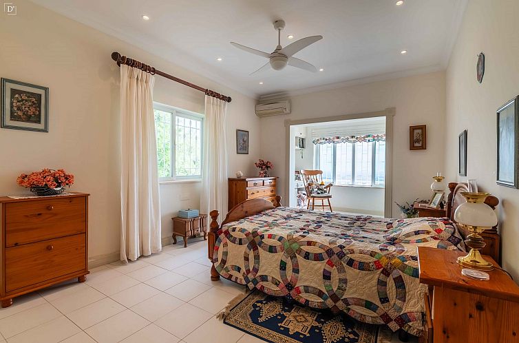 Vrijstaande woning in Estói