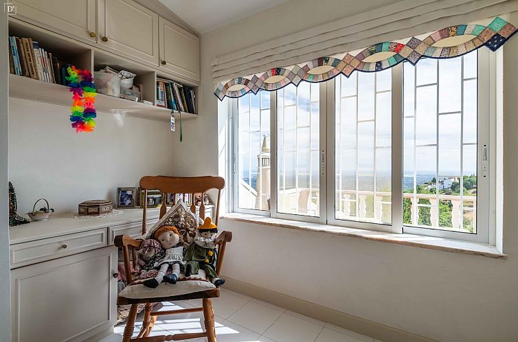 Vrijstaande woning in Estói