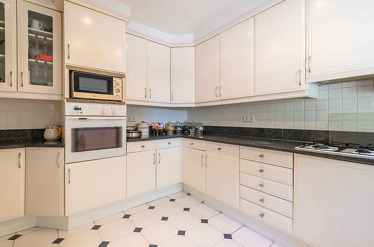 Vrijstaande woning in Estói