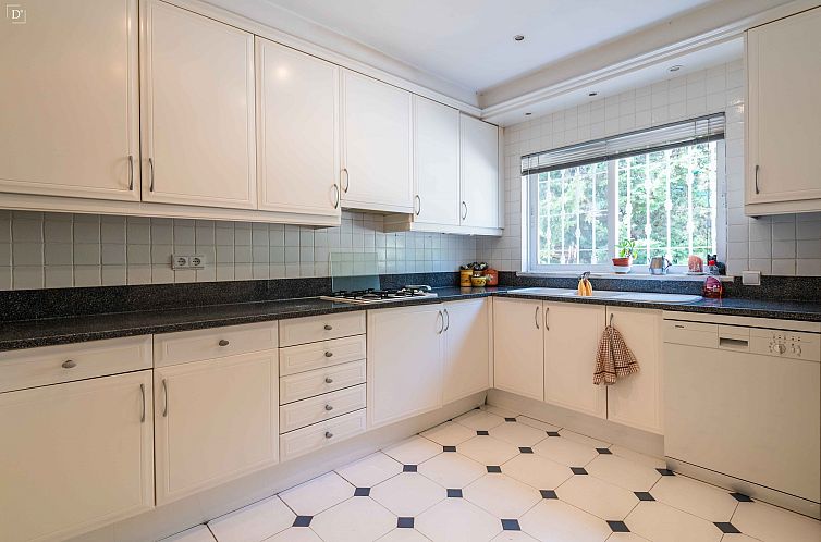 Vrijstaande woning in Estói