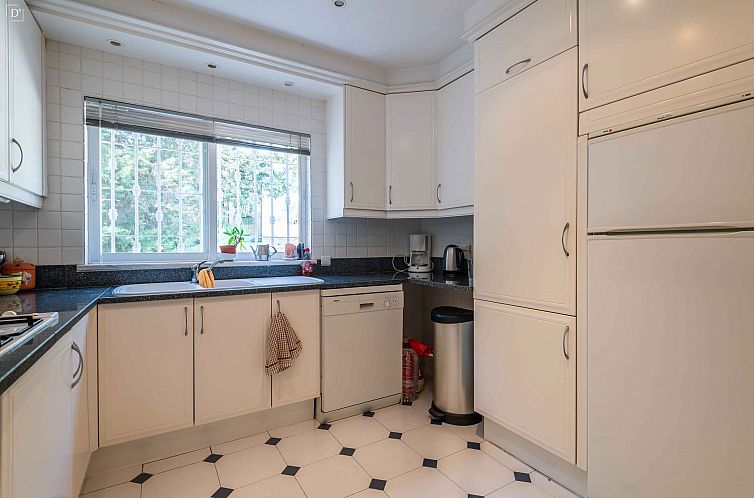 Vrijstaande woning in Estói