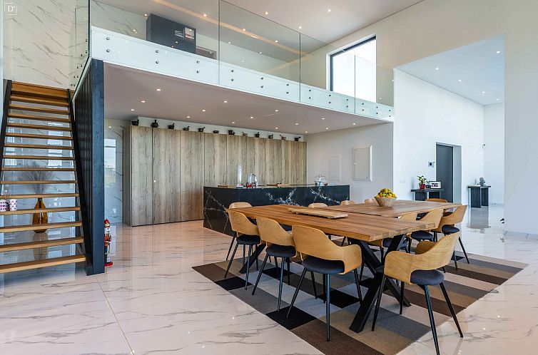 Vrijstaande woning in Estói