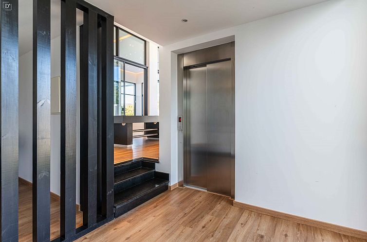 Vrijstaande woning in Estói