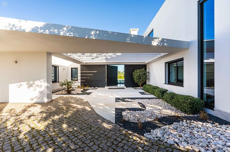 Vrijstaande woning in Estói
