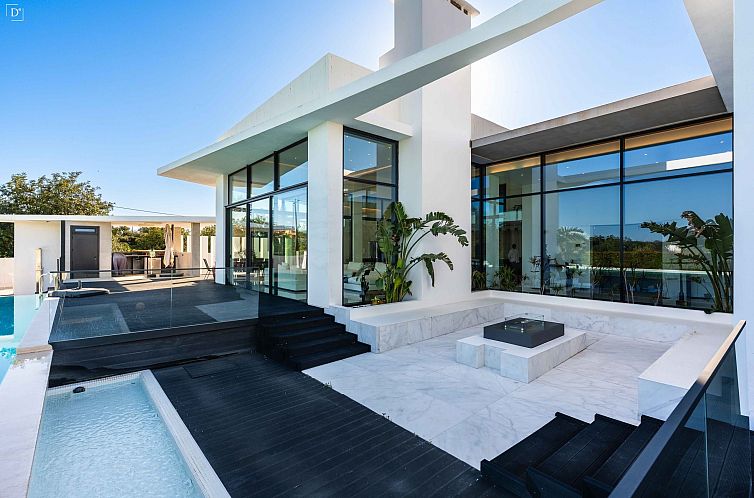 Vrijstaande woning in Estói