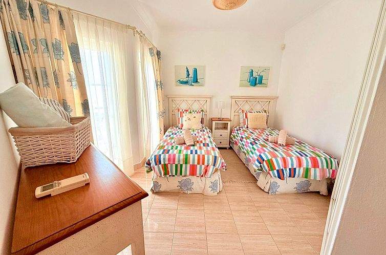 Vakantiehuis mit beheiztem Pool