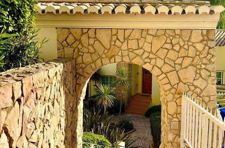 Vakantiehuis mit beheiztem Pool