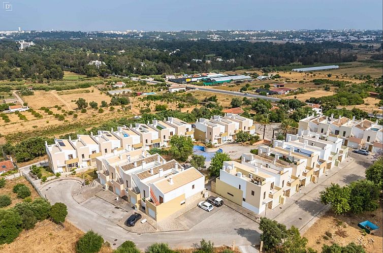 Vrijstaande woning in Mexilhoeira Grande