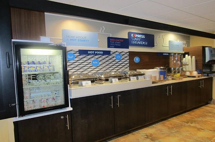 Holiday Inn Express and Suites Fort Lauderdale Airport West,