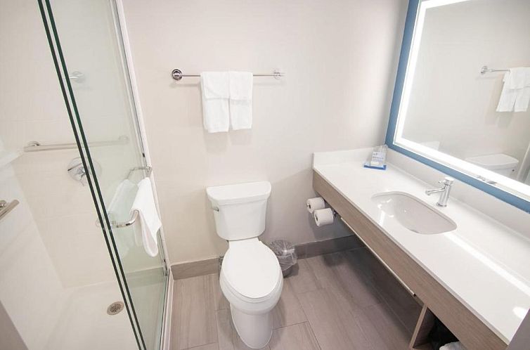 Holiday Inn Express and Suites Fort Lauderdale Airport West,