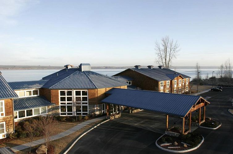 River Lodge and Grill