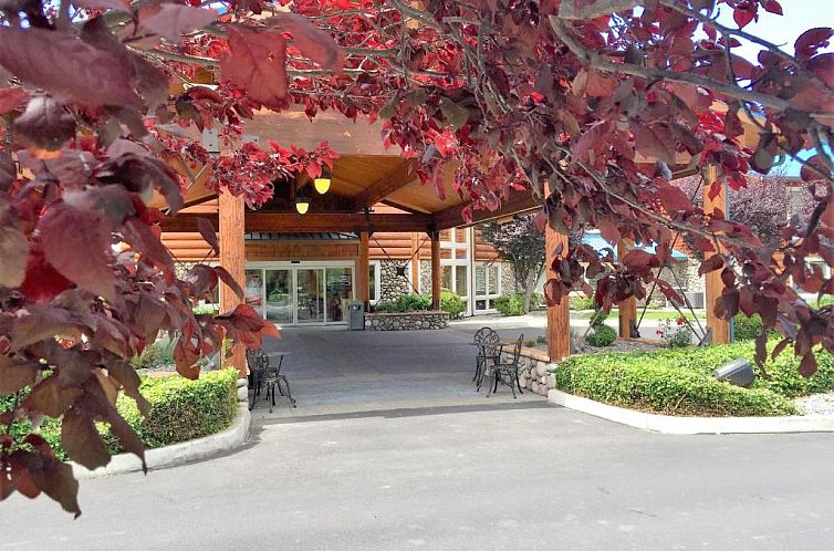River Lodge and Grill