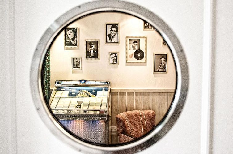 Bernstein Hotel "50`s Seaside Motel"