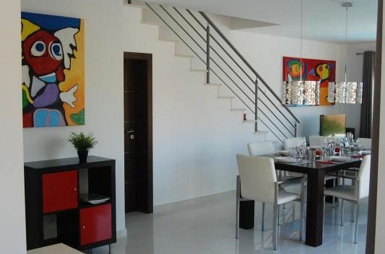 Vakantiehuis Moderne Villa mit privatem Pool und Meerblick