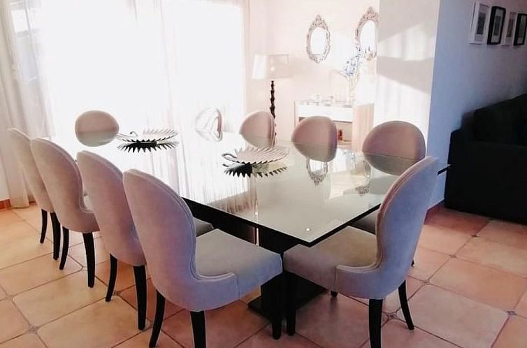 Vakantiehuis Luxuriöse Villa nur wenige Schritte vom Strand