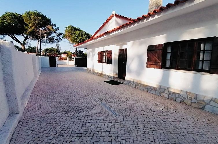 Vakantiehuis Luxuriöse Villa nur wenige Schritte vom Strand