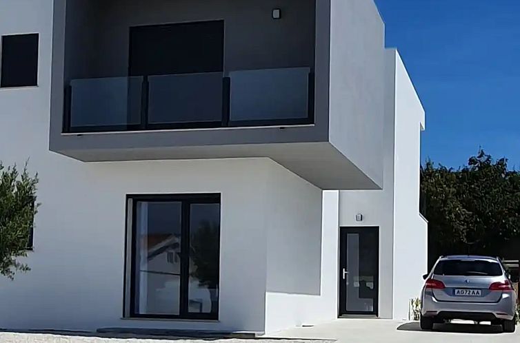 Casa Mikali