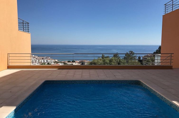 Vakantiehuis in Sesimbra mit Grill, Terrasse und Garten