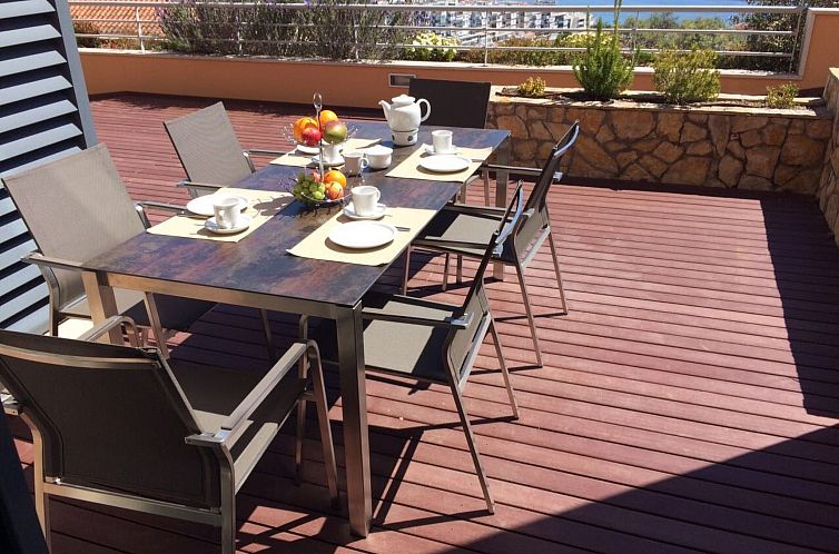 Vakantiehuis in Sesimbra mit Grill, Terrasse und Garten
