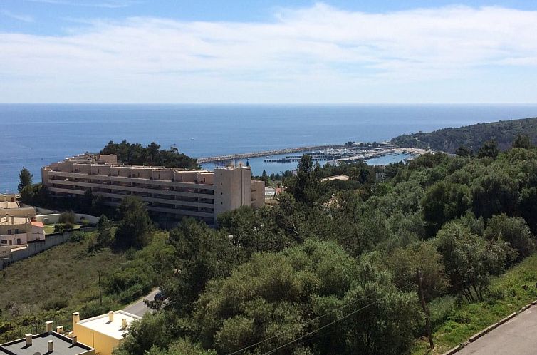 Vakantiehuis in Sesimbra mit Grill, Terrasse und Garten