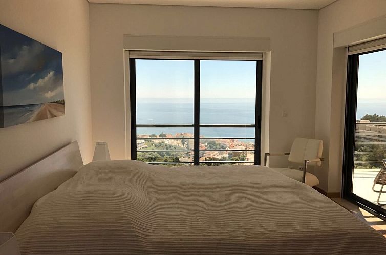 Vakantiehuis in Sesimbra mit Grill, Terrasse und Garten