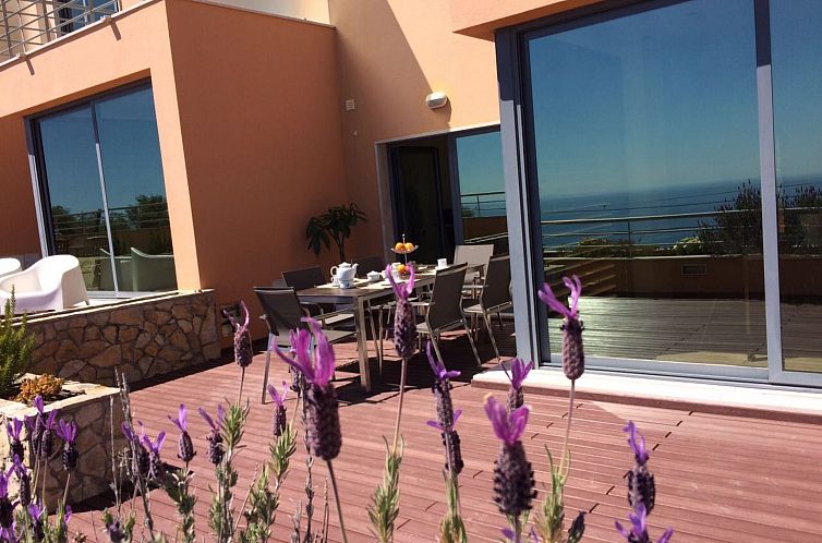 Vakantiehuis in Sesimbra mit Grill, Terrasse und Garten
