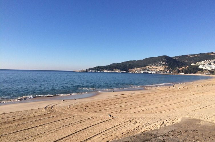 Vakantiehuis in Sesimbra mit Grill, Terrasse und Garten