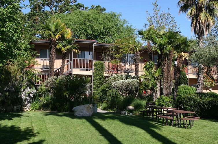 Adelaide Inn