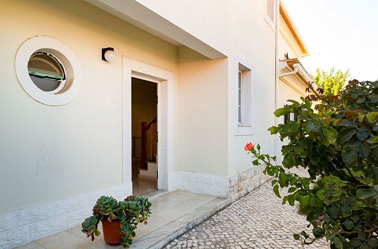 Vrijstaande woning in Setubal