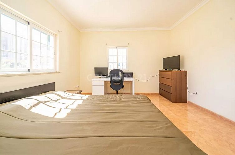 Vrijstaande woning in Setubal