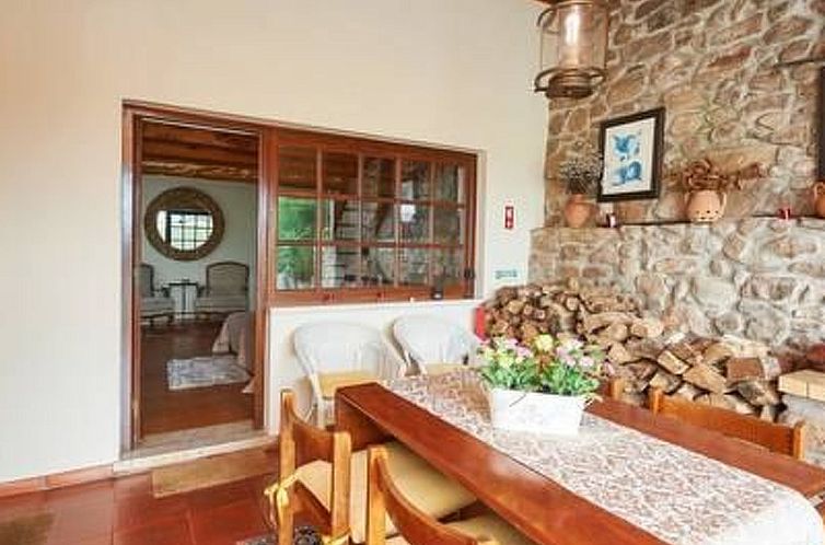 Vakantiehuis Haus in Colares mit privatem Pool