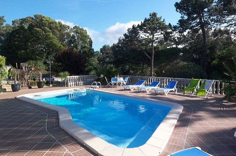 Vakantiehuis Schönes Ferienhaus in Colares mit Privatem Poo
