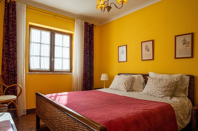 Vakantiehuis Schönes Ferienhaus in Colares mit Privatem Poo