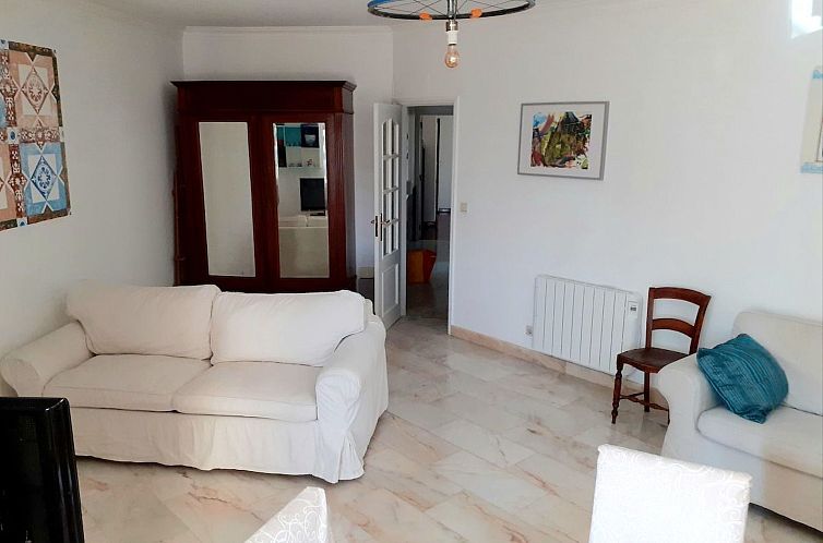 Appartement mit Terrasse