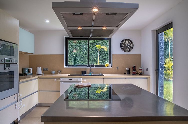 Vakantiehuis Ferienvilla "Gold Villa" mit eigenem Pool