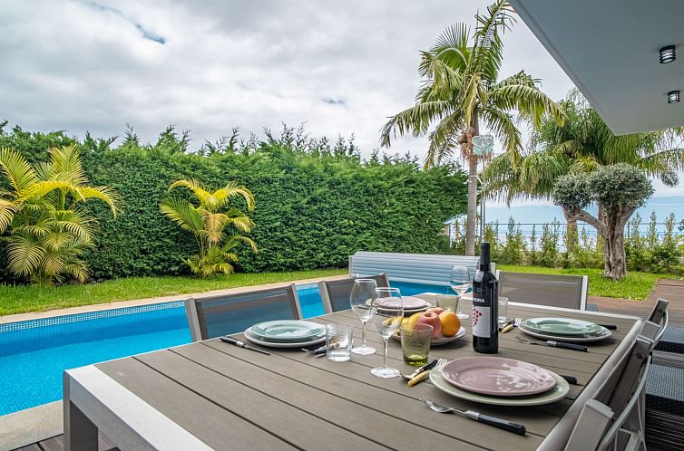 Vakantiehuis Ferienvilla "Gold Villa" mit eigenem Pool